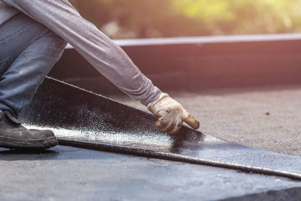 Professional Vapor Barrier Installation technician working in Alma, MI